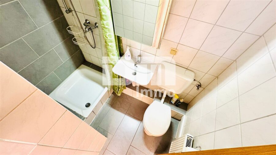 (R)erserviert!!!Kompaktes Apartment BJ 1991 im Souterrain in ruhiger Wohnanlage - Bad / Dusche